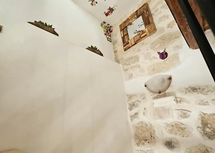 Rafeio Roustic Maisonette
